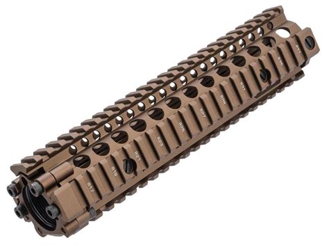 daniel defense handguard.